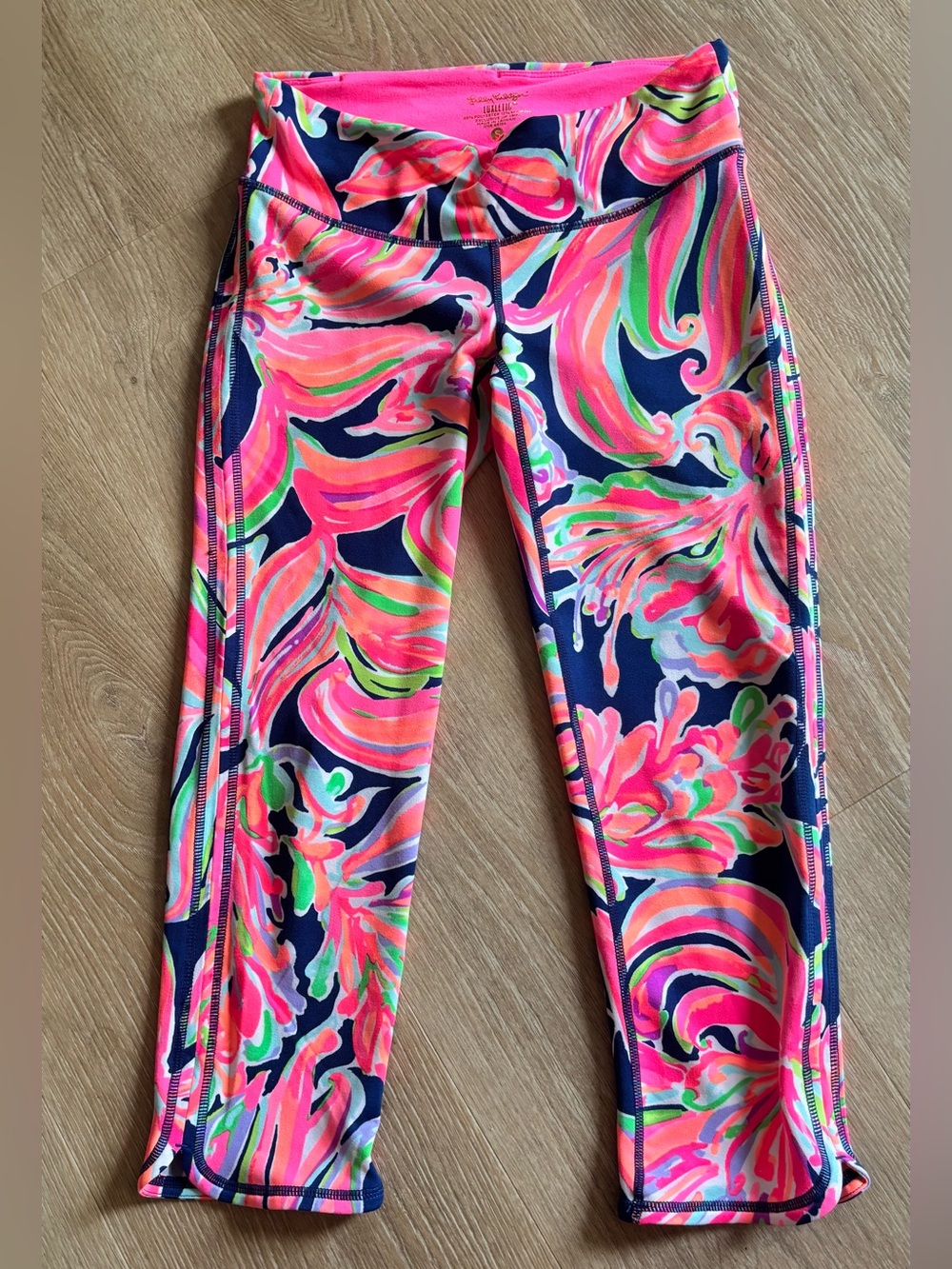 Lilly Pulitzer luxletic Neon Pink Navy Multi Capris